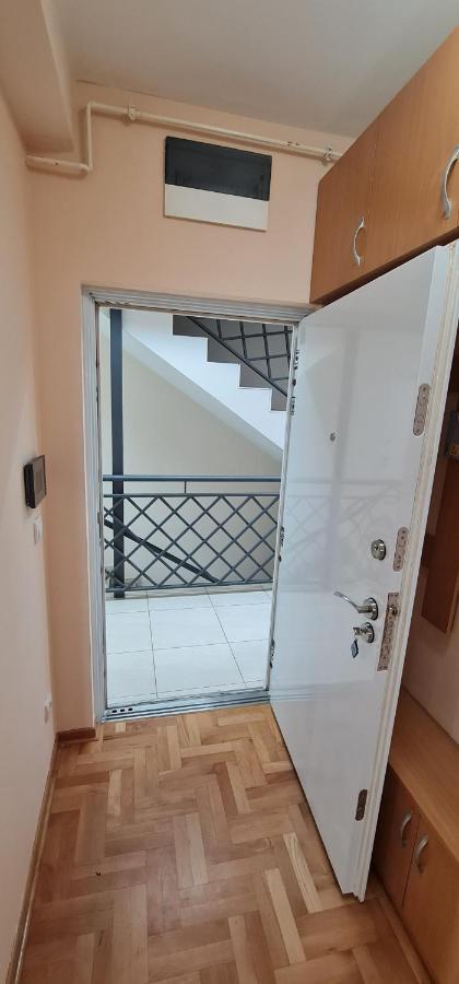 Design Apartment Business Lux 4 Star "Rio" Completely Business Lux Place In The City Center & Free Included Industry Optical Wifi & Netflix & Keyless Code Entry & Full Smart App & Kitchen & Washing Machine & Wide Terrace & Secure 2 Parking Place Ćuprija Exterior foto